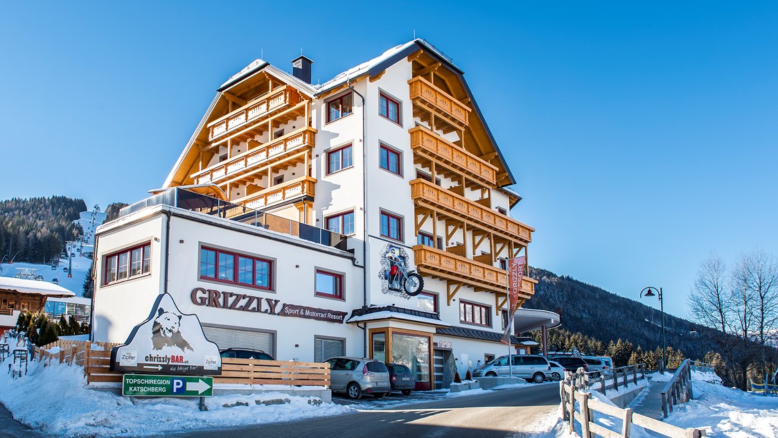 Skihotel: Hotel-Außenansicht - Grizzly Sport & Motorrad Resort