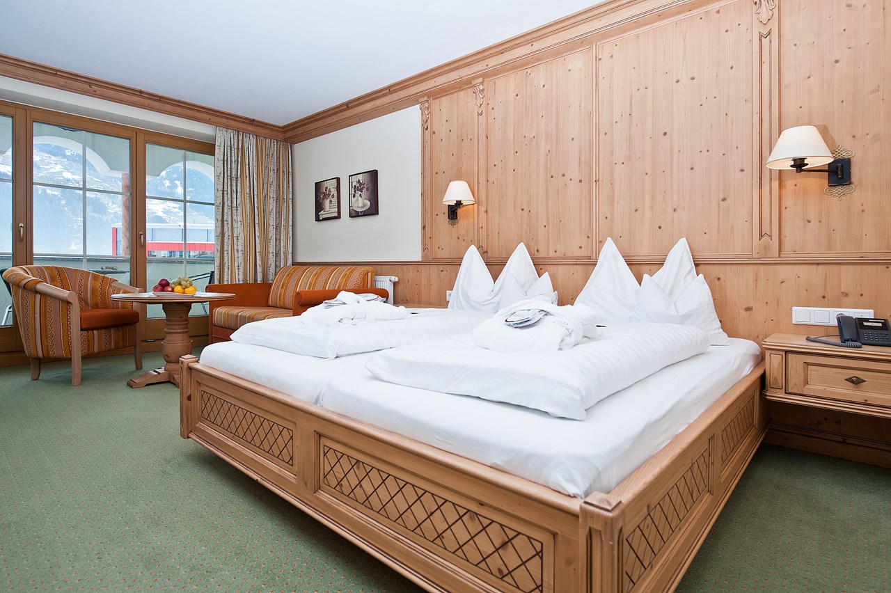 Wohlfühlhotel KERSCHDORFER - alpine hotel · garni superior · adults only Zimmerkategorien Juniorsuite Zillertal