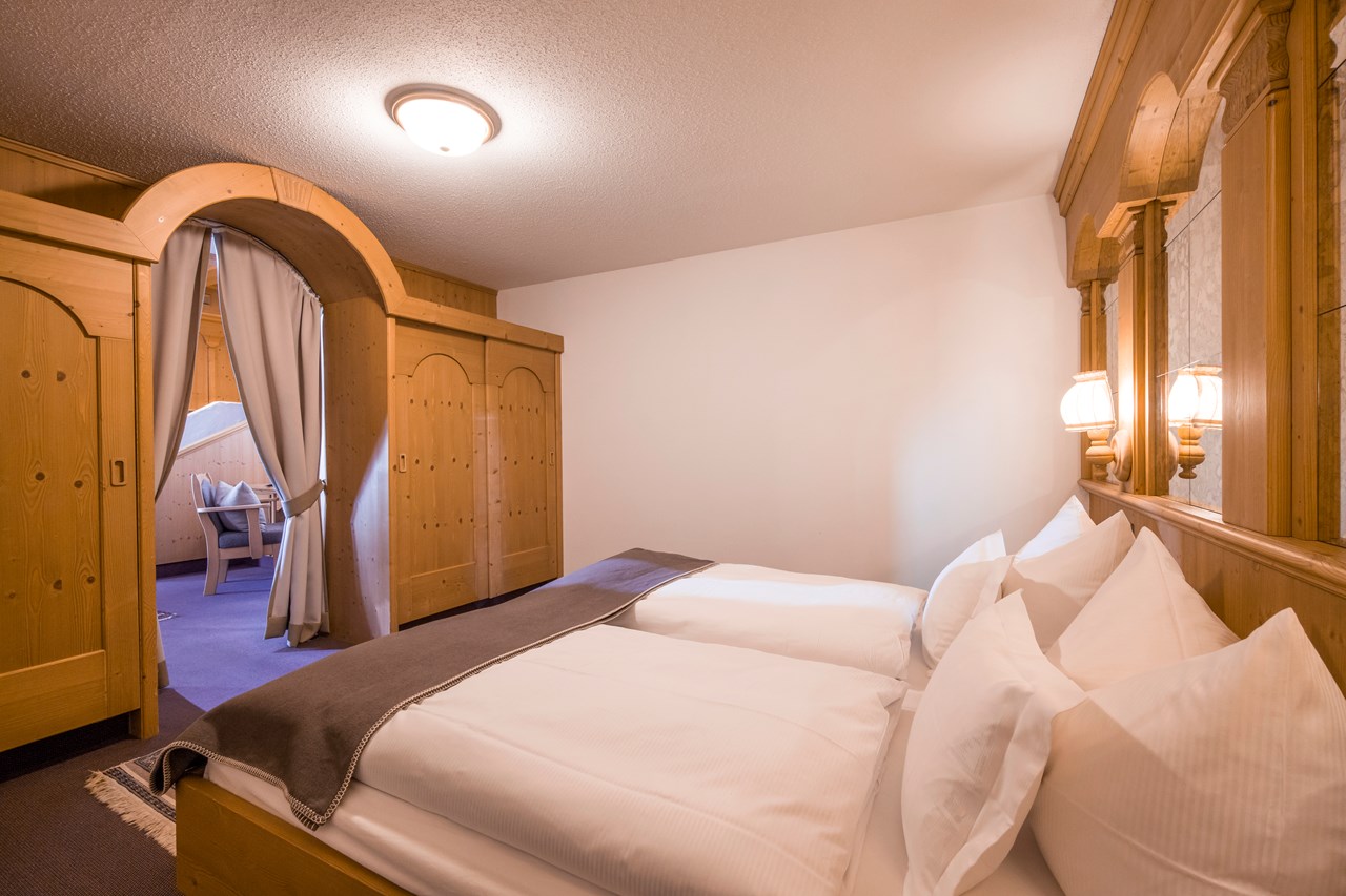 ****Hotel Almhof Zimmerkategorien Familiensuite Kohlstatt max. 7 Personen