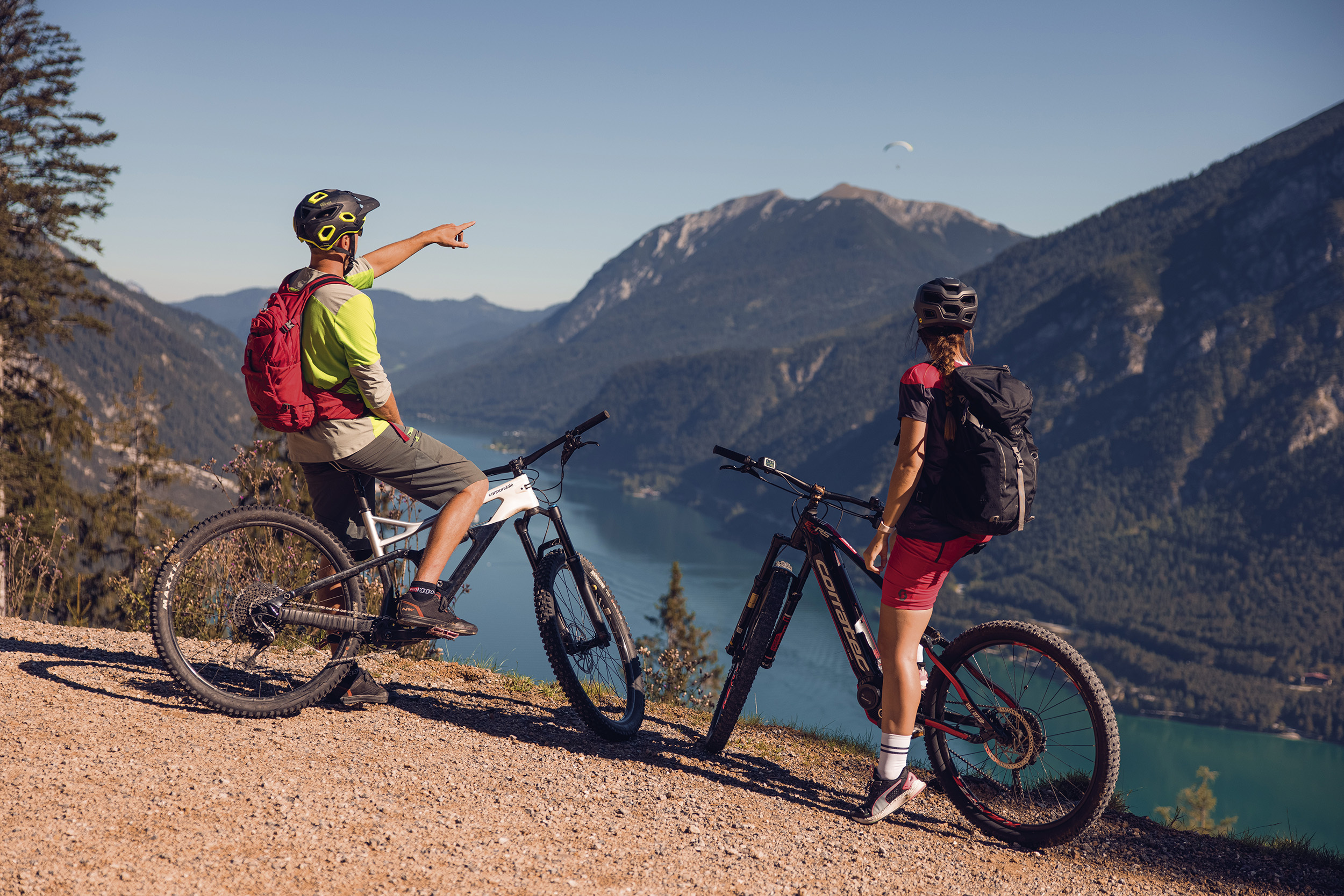 Skihotel: Fahrrad Ausblick - Hotel Achentalerhof - Haus | Umgebung