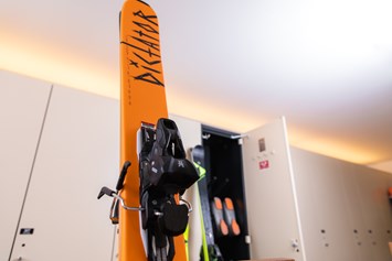 Skihotel: Für jedes Apartment eine  versperrbare, beheizte Skiboxe - The RESI Apartments "mit Mehrwert"