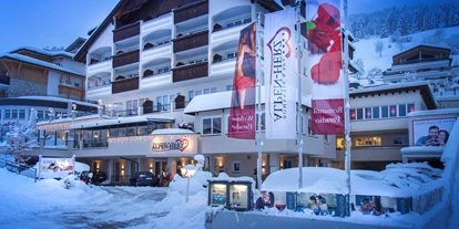 Hotels an der Piste - Sauna - Kappl (Kappl) - Aussenansicht Winter - Romantik & Spa Alpen-Herz