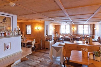 Skihotel: Gemütliche Stube im Restaurant Martinstüberl - Hotel Tannbergerhof