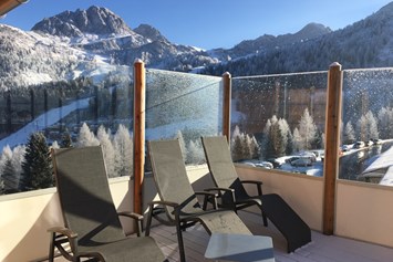 Skihotel: Hotel Nassfeld Aussicht auf Gartnerkofel von Sonnenterrasse - Hotel Nassfeld