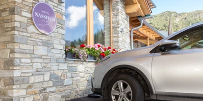 Hotels an der Piste - Skiverleih - Hotel Nassfeld Vorfahrt - Hotel Nassfeld