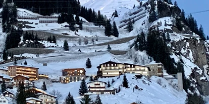 Hotels an der Piste - PLZ 6881 (Österreich) - **** Hotel Hubertushof mit Zugangsbrücke und Lift zur Skipiste Albona - Hubertushof Wohlfühlhotel