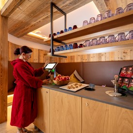 Skihotel: Tee- & Snackbar im Wellnessbereich - Hotel Der Rindererhof