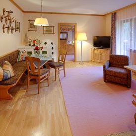 Skihotel: Wohnbereich "Alpen Suite" - Hotel Der Rindererhof