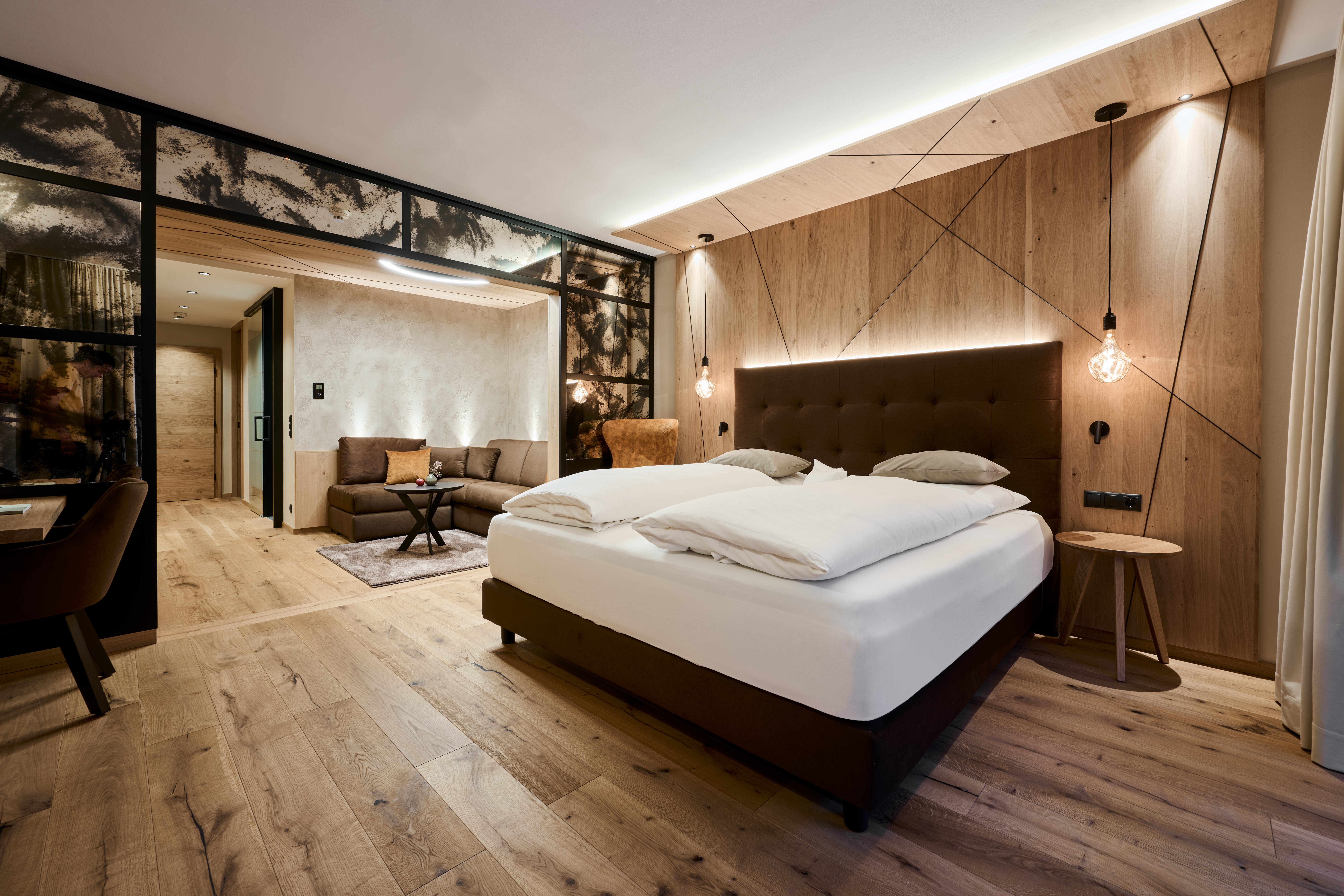 Hotels an der Piste - Verpflegung: Frühstück - Juniorsuite Alpine Living - VALARA Alpine Art Hotel