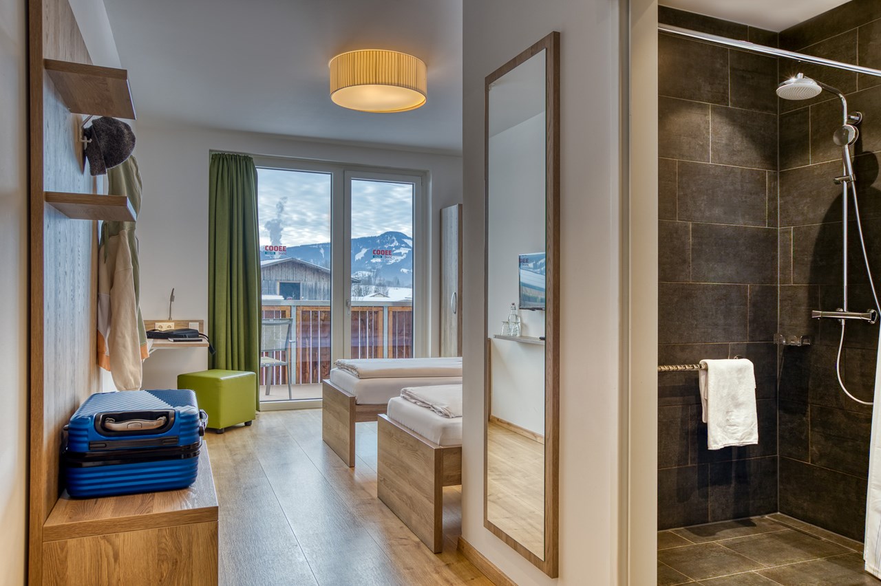 COOEE alpin Hotel Kitzbüheler Alpen Zimmerkategorien Barrierefreies Zimmer