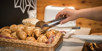 Hotels an der Piste - Verpflegung: Halbpension - Itter - Frühstücksbuffet - COOEE alpin Hotel Kitzbüheler Alpen