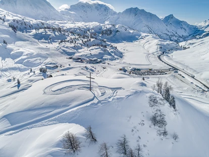 Hotels an der Piste - Mellau - schneesichere Lage am Hochtannbergpass - Berghaus Schröcken