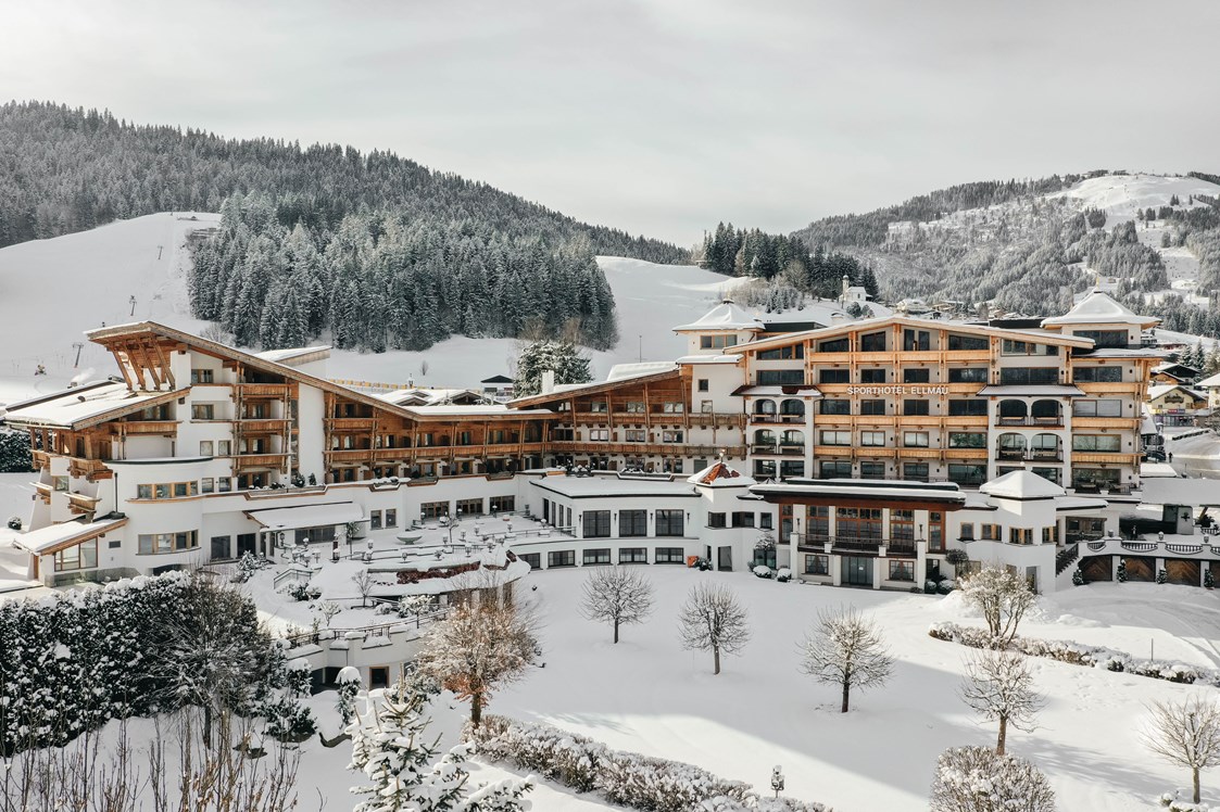 Skihotel: Außenansicht des Hotels - Sporthotel Ellmau