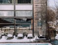 Skihotel: Pool im Winter - Das Naturhotel Chesa Valisa****s