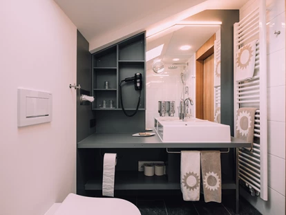 Hotels an der Piste - Mellau - Badezimmer - Das Naturhotel Chesa Valisa****s