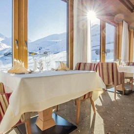 Skihotel: Kulinarische Höhepunkte im Restaurant mit Panoramablick - Skihotel Edelweiss