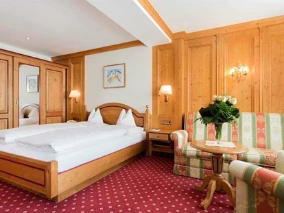 Hotels an der Piste - PLZ 6531 (Österreich) - Gemütliche Zimmer & Suiten - Skihotel Edelweiss Hochsölden