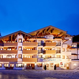 Skihotel: Hotelansicht - Hotel Jägerhof