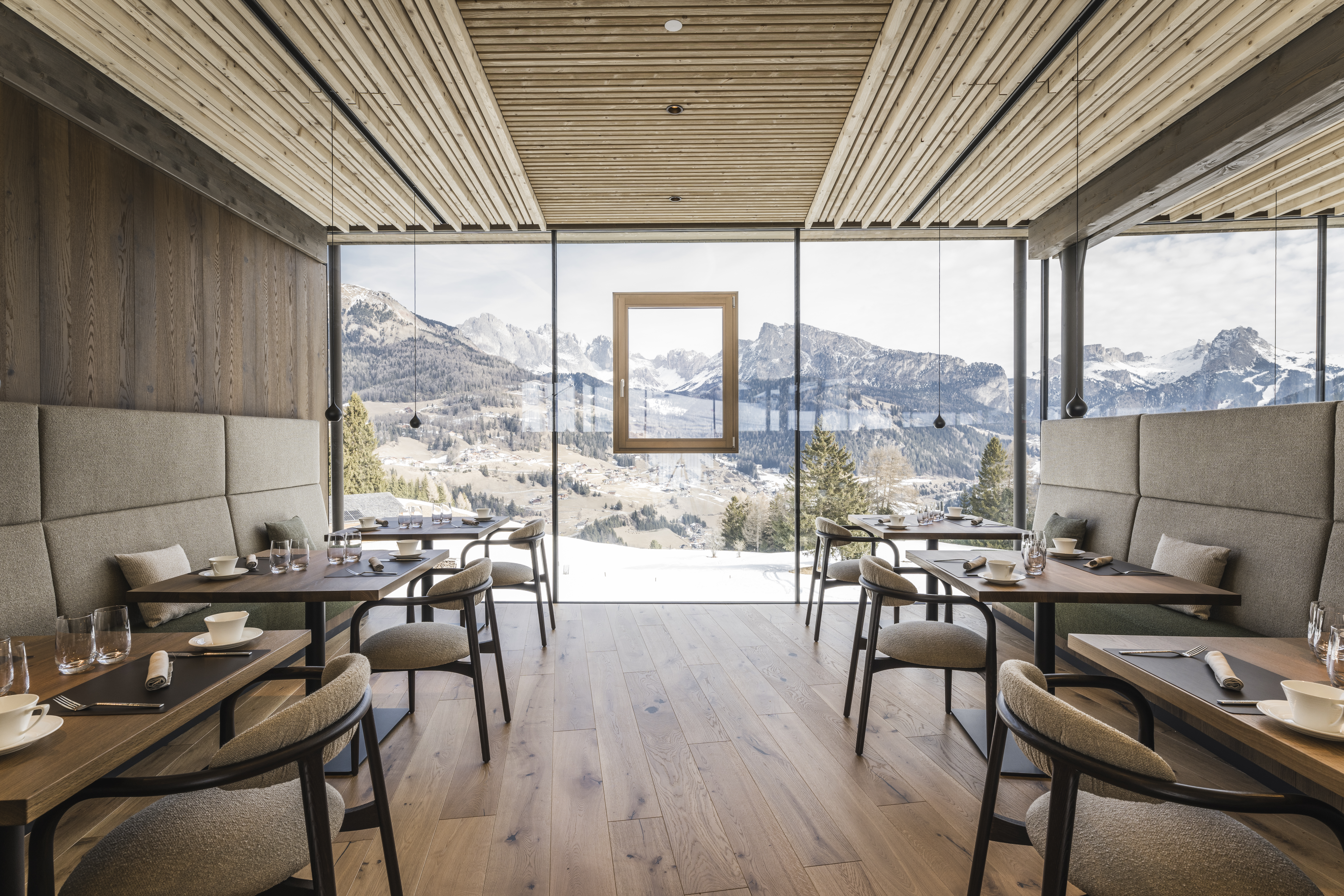 Skihotel: Panorama - Frühstückslounge - Cendevaves Alpine Silence Hotel