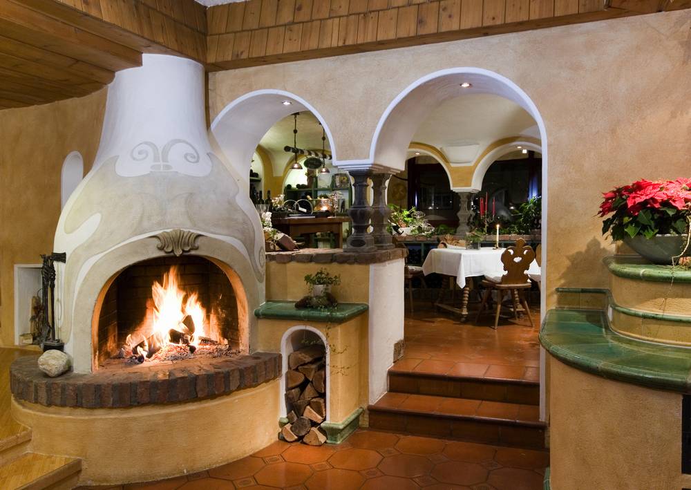 Skihotel: Gemütliche Atmosphäre in der Hotellobby und an der Hotelbar - Evident Hotel Prägant