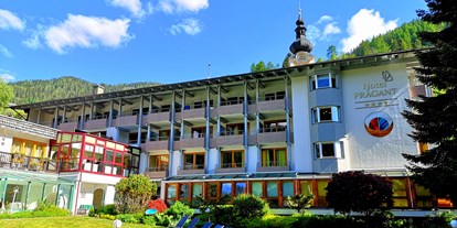 Hotels an der Piste - Skigebiet Bad Kleinkirchheim - 4000 m² Garten im Sommer mit Aussenpool - Hotel Prägant ****