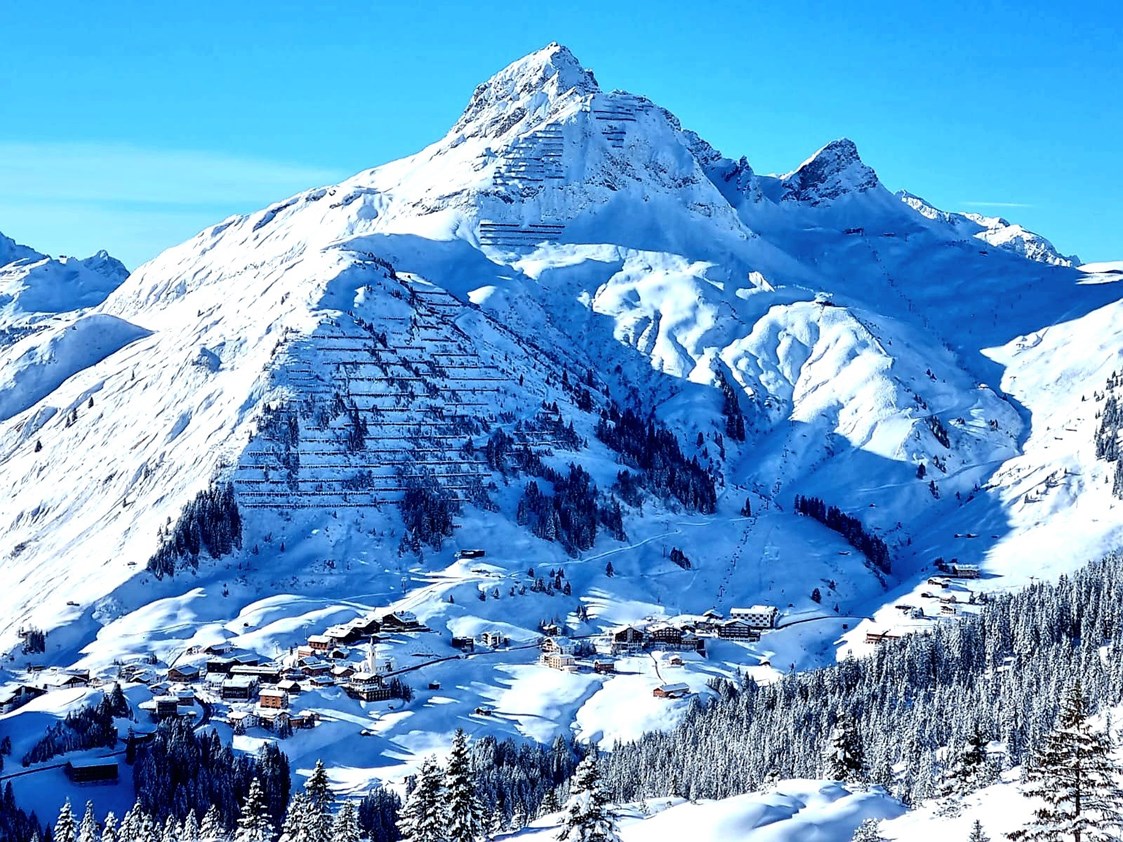 Skihotel: Warth am Arlberg mit Wartherhorn Panorama - Lech Valley Lodge