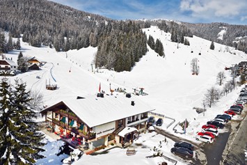 Skihotel: Direkt an der Skipiste - Hotel Berghof