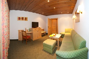 Skihotel: Wohnzimmer Suite "Nockberge" - Hotel Berghof