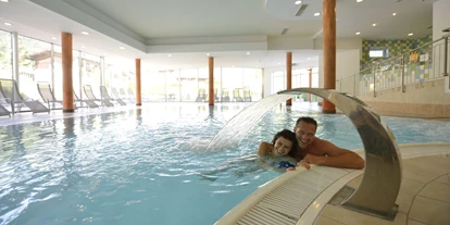 Hotels an der Piste - Skiraum: vorhanden - Unterlangkampfen - Hallenbad 30° Grad Celsius 
(12 x 6 m) mit Gegenstromanlage, Whirlecke und Massagedüsen  - Hotel Wastlhof