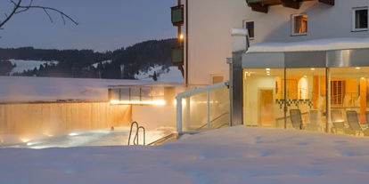 Hotels an der Piste - Skiraum: vorhanden - Unterlangkampfen - Außenpool auch im Winter 32° Grad Celsius - ein besonderes Highlight  - Hotel Wastlhof