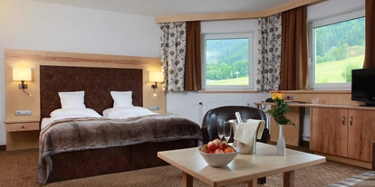 Hotels an der Piste - Skiraum: vorhanden - Unterlangkampfen - Symbolfoto Zimmer Bergkristall 32m²  - Hotel Wastlhof