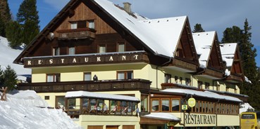 Hotels an der Piste - PLZ 8861 (Österreich) - Unser Hotel Turracherhof - direkt am Einstieg des Skiliftes - Hotel Turracherhof