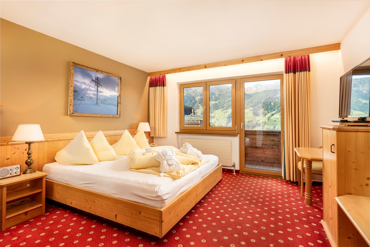 Alpenwohlfühlhotel Dörflwirt Zimmerkategorien Doppelzimmer Bergblick