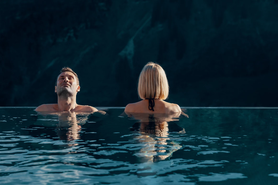 Skihotel: Infinitypool  - Hotel Alpenstern