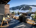 Skihotel: Terrasse mit Aussicht - Hotel ZWÖLFERHAUS