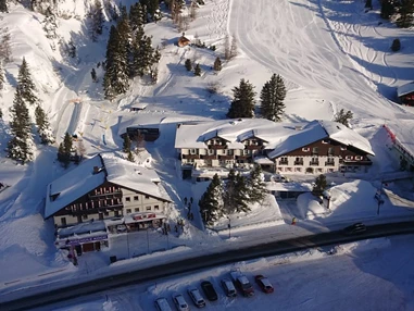 Skihotel: Hotel Koch direkt an der Piste.  - Hotel Koch