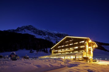 Skihotel: Winternacht - Kinder- & Gletscherhotel Hintertuxerhof