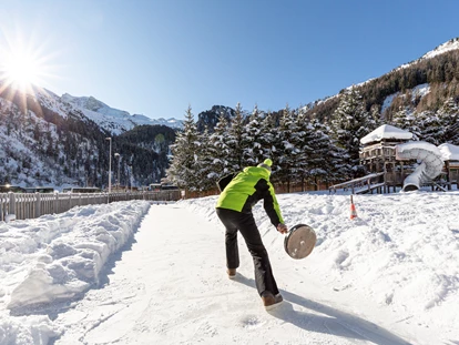 Hotels an der Piste - Kinderbetreuung - Baumkirchen (Baumkirchen) - Eisstockbahn - Kinder- & Gletscherhotel Hintertuxerhof