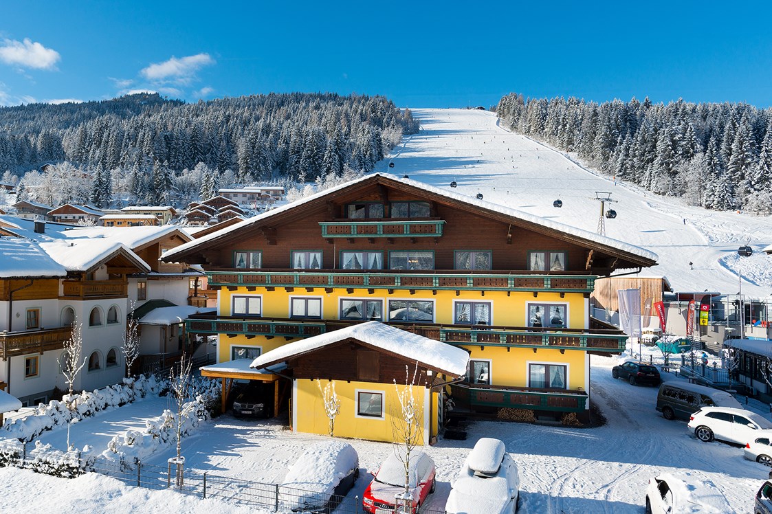Skihotel: B&B Hotel Die Bergquelle - Ihr Hotel direkt an der Skipiste beim Achterjet in Flachau - B&B Hotel Die Bergquelle