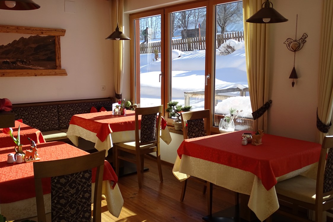 Skihotel: Übernachtung mit Frühstück oder Halbpension
 - Hotel Pension Sporthof