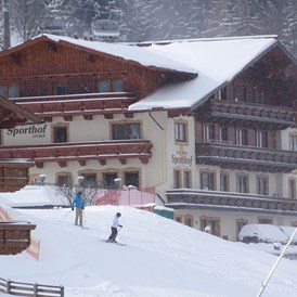 Skihotel: Hotel Sporthof direkt an der Piste - Hotel Pension Sporthof