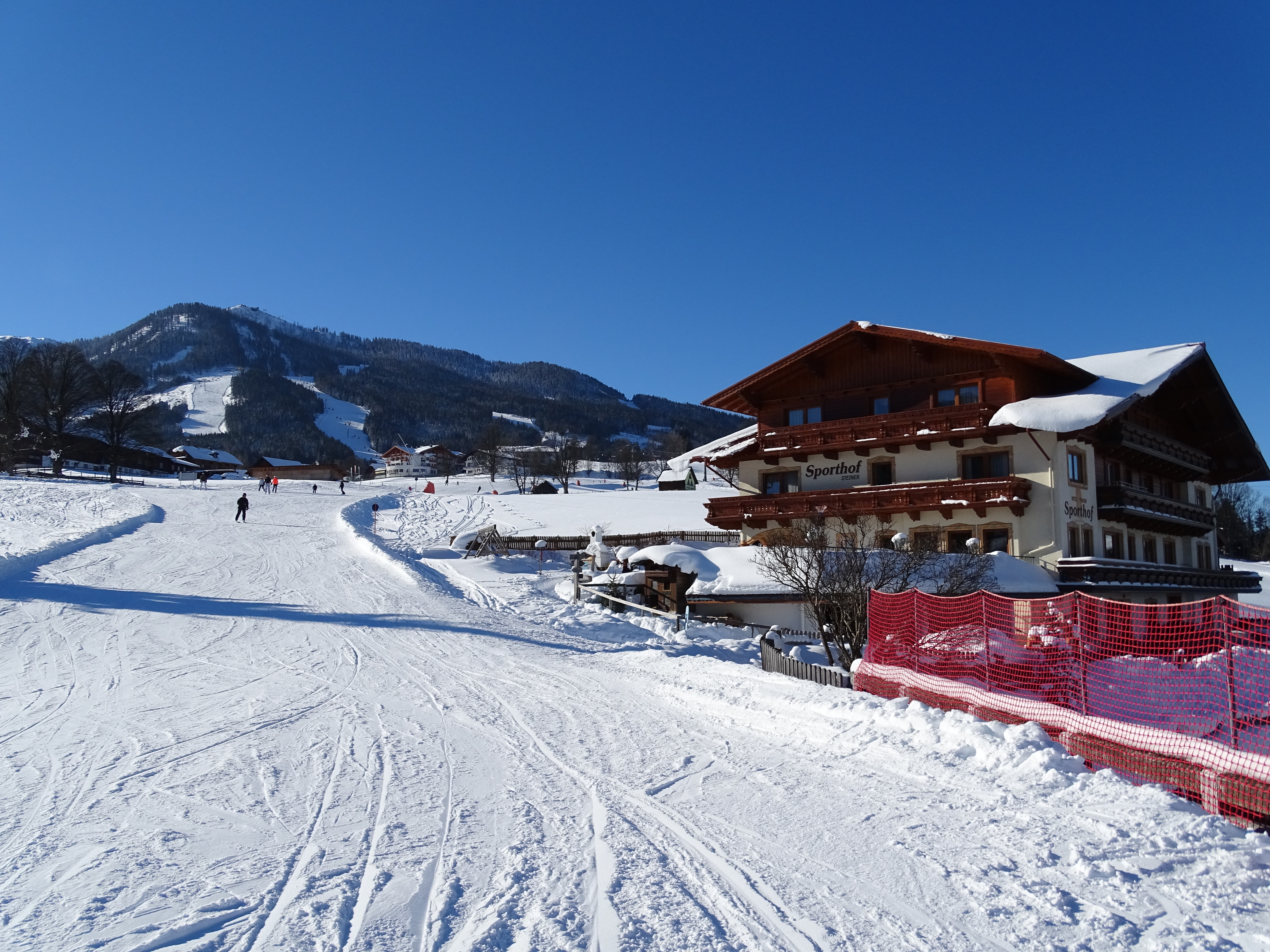 Hotels an der Piste - Sonnenterrasse - Wagrain - Hausberg Hochwurzen - Hotel Sporthof
