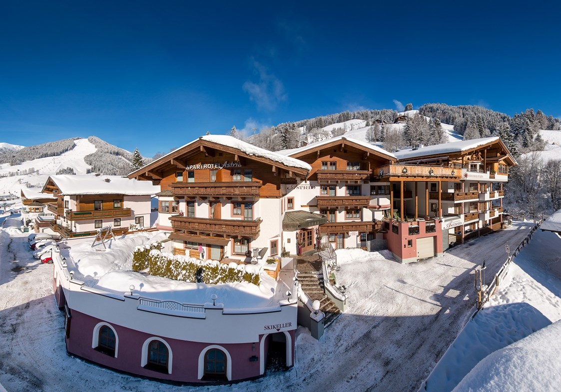 Skihotel: Außenfoto Winter - Hotel Astrid