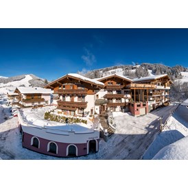 Skihotel: Außenfoto Winter - Hotel Astrid