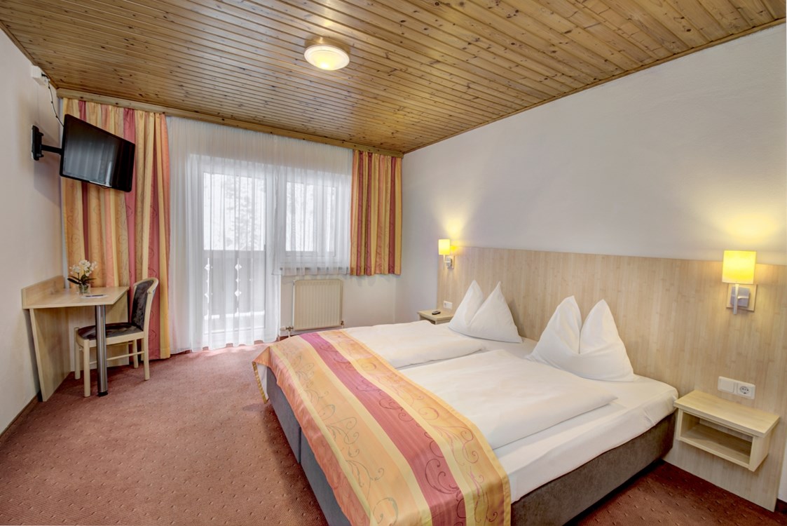 Skihotel: Doppelzimmer Classic - Hotel- Restaurant Bike & Snow Lederer