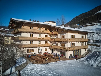 Hotels an der Piste - PLZ 6373 (Österreich) - Herrliche Sonnenterrasse direkt an der Skipiste!  - Dein MOUNTAIN Wohlfühlhotel Johanneshof