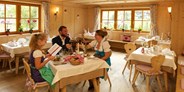Hotels an der Piste - Hotel-Schwerpunkt: Skifahren & Party - Gemütliche Stube - Dein MOUNTAIN Wohlfühlhotel Johanneshof