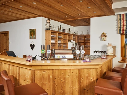 Hotels an der Piste - PLZ 6373 (Österreich) - Bar im Johanneshof - Dein MOUNTAIN Wohlfühlhotel Johanneshof