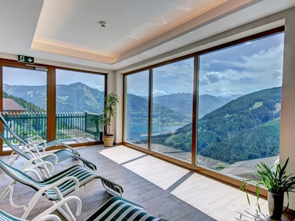 Hotels an der Piste - Skikurs direkt beim Hotel: für Kinder - Wellness Ruheraum mit Panoramablick - Berghotel Jaga-Alm
