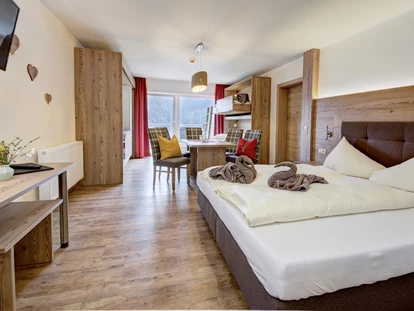 Hotels an der Piste - Skikurs direkt beim Hotel: für Kinder - Neues Familienzimmer Tauernblick - Küche extra buchbar - Berghotel Jaga-Alm